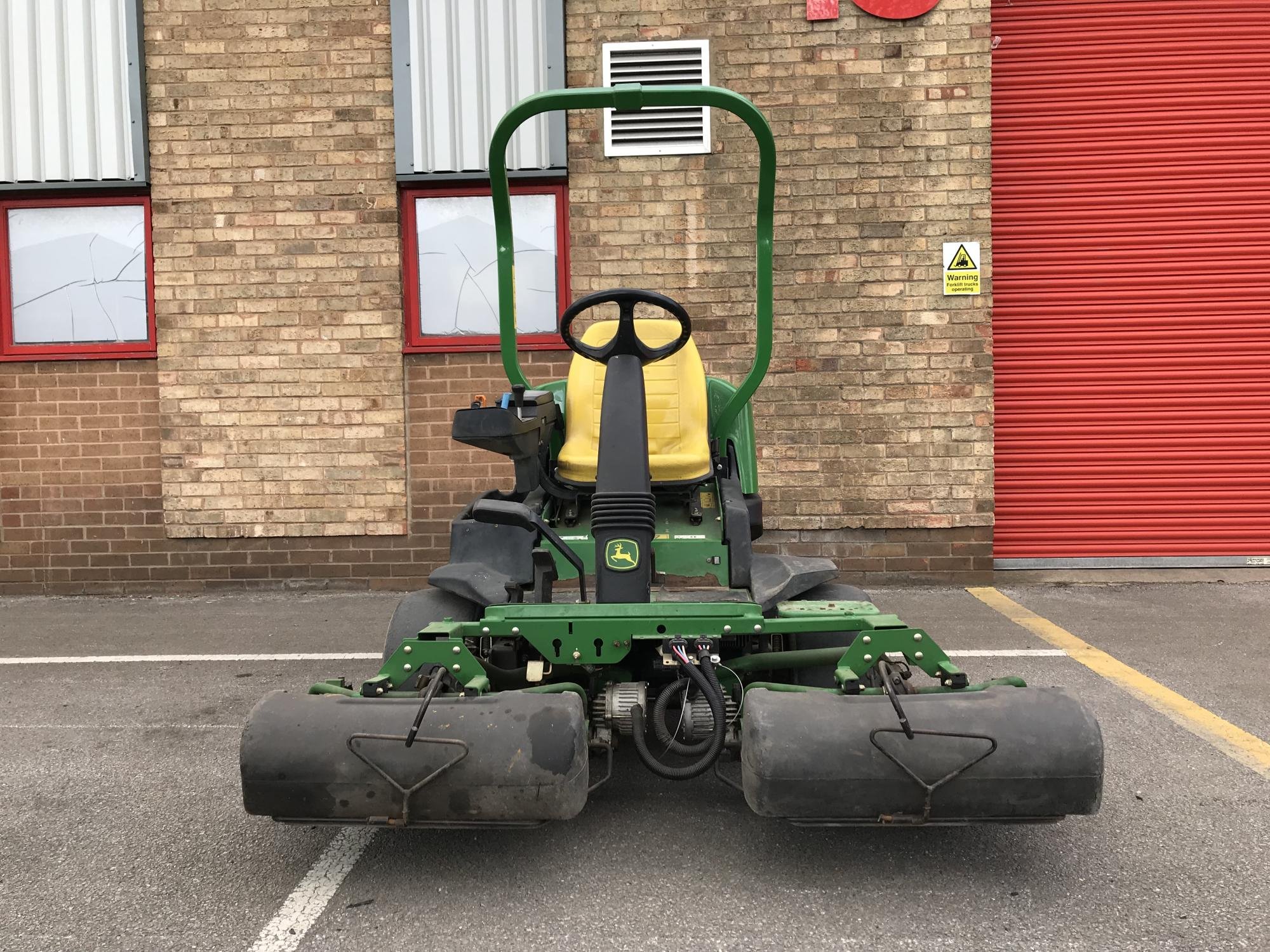 John Deere 2500E Greens Mower Balmers GM Ltd